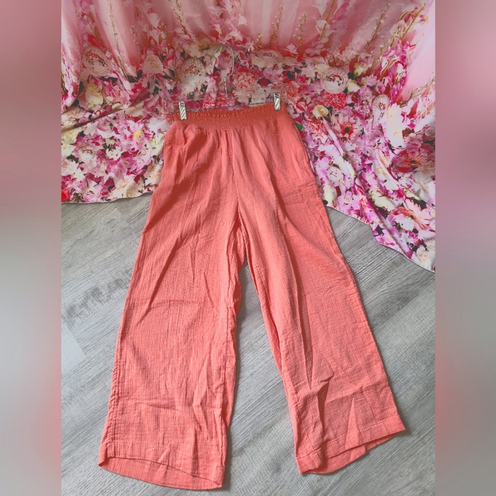 New Coral Wide-Leg Pants Size S